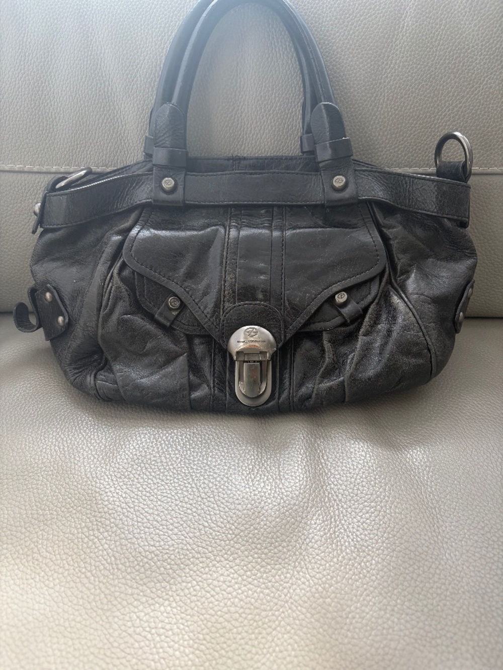 Vintage leather shoulder bag